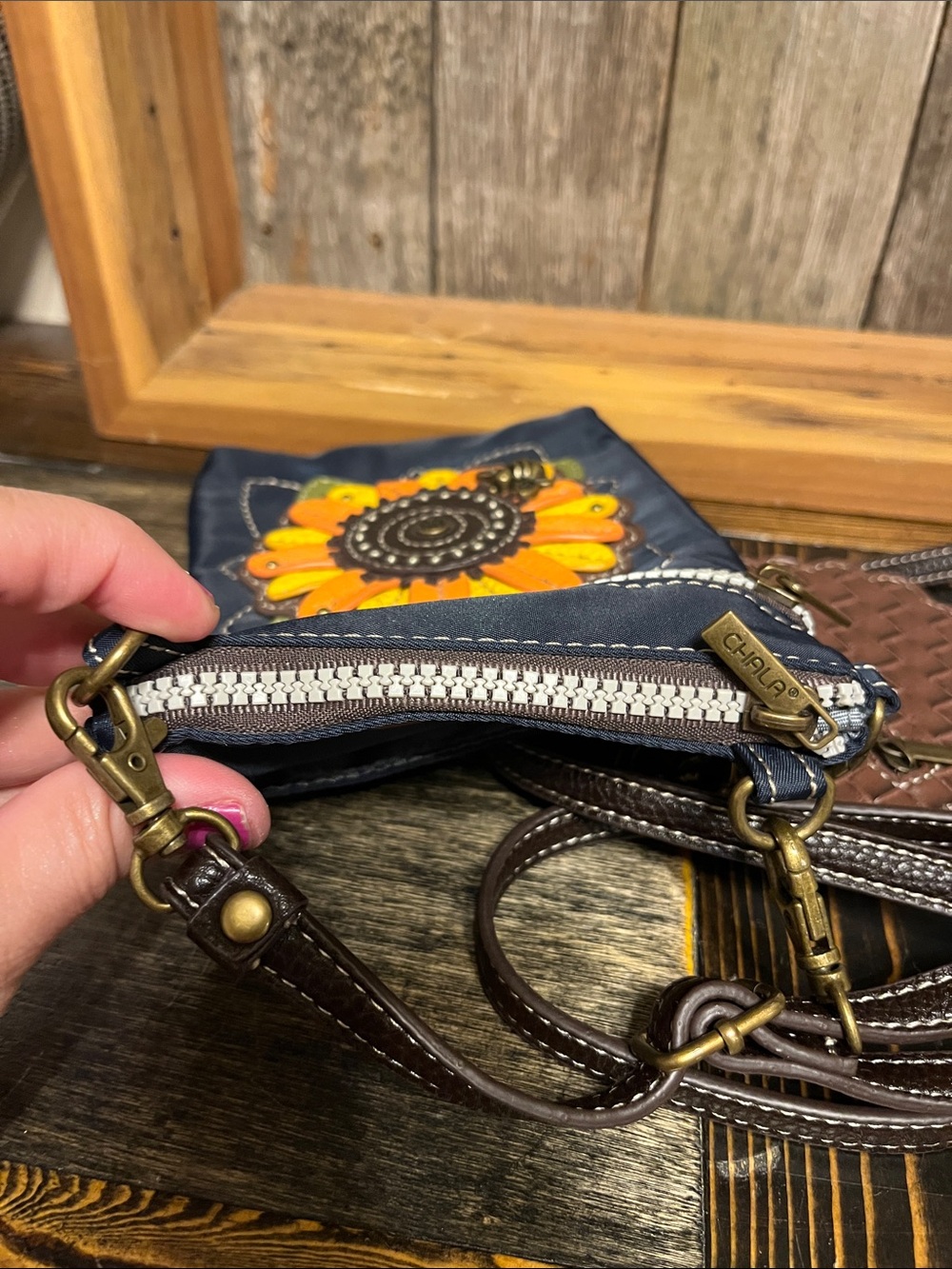 Chala Handbags - Crossbody Bag with Sunflower Appliqué - Picture 6 of 13